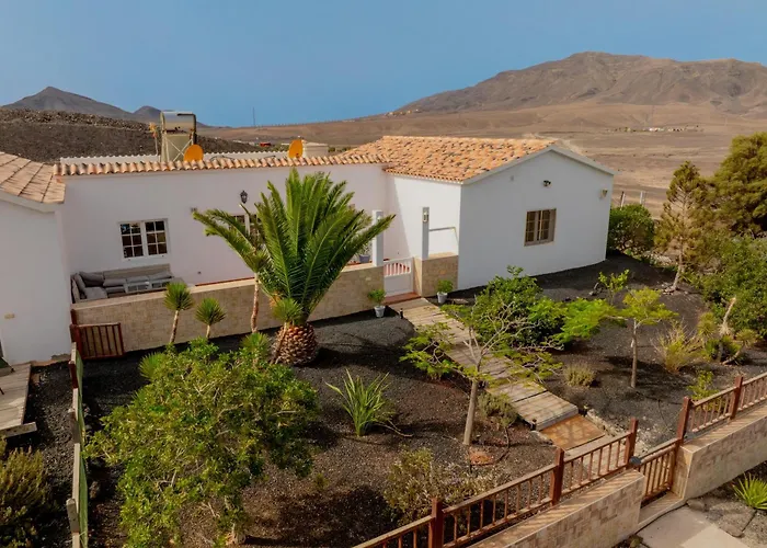 Casa Amaya - Spacious House With Pool, Large Garden, Bbq, 2 Terraces, And Ideal Location