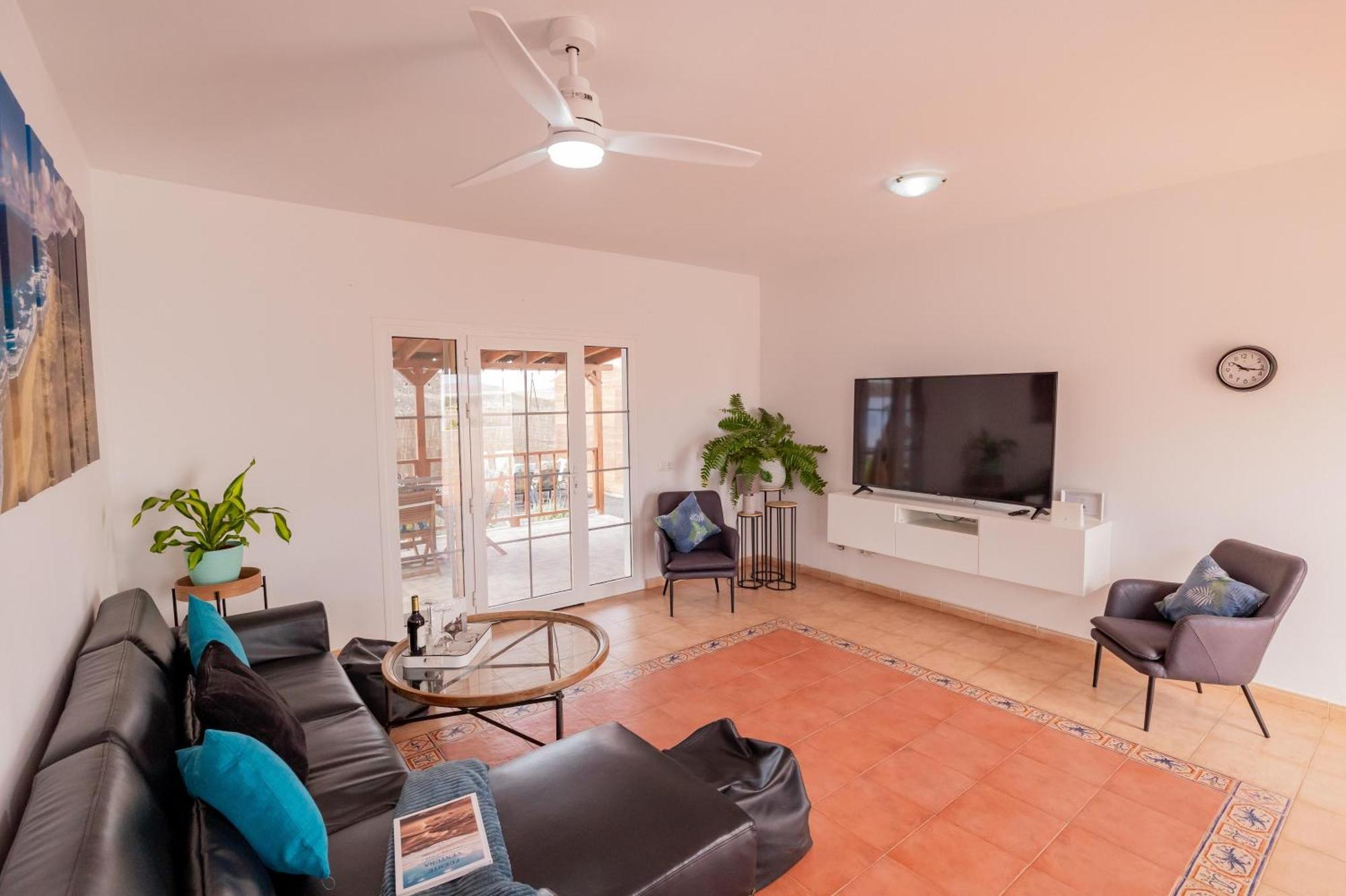 Casa Amaya - Spacious House With Pool, Large Garden, Bbq, 2 Terraces, And Ideal Location Holiday home