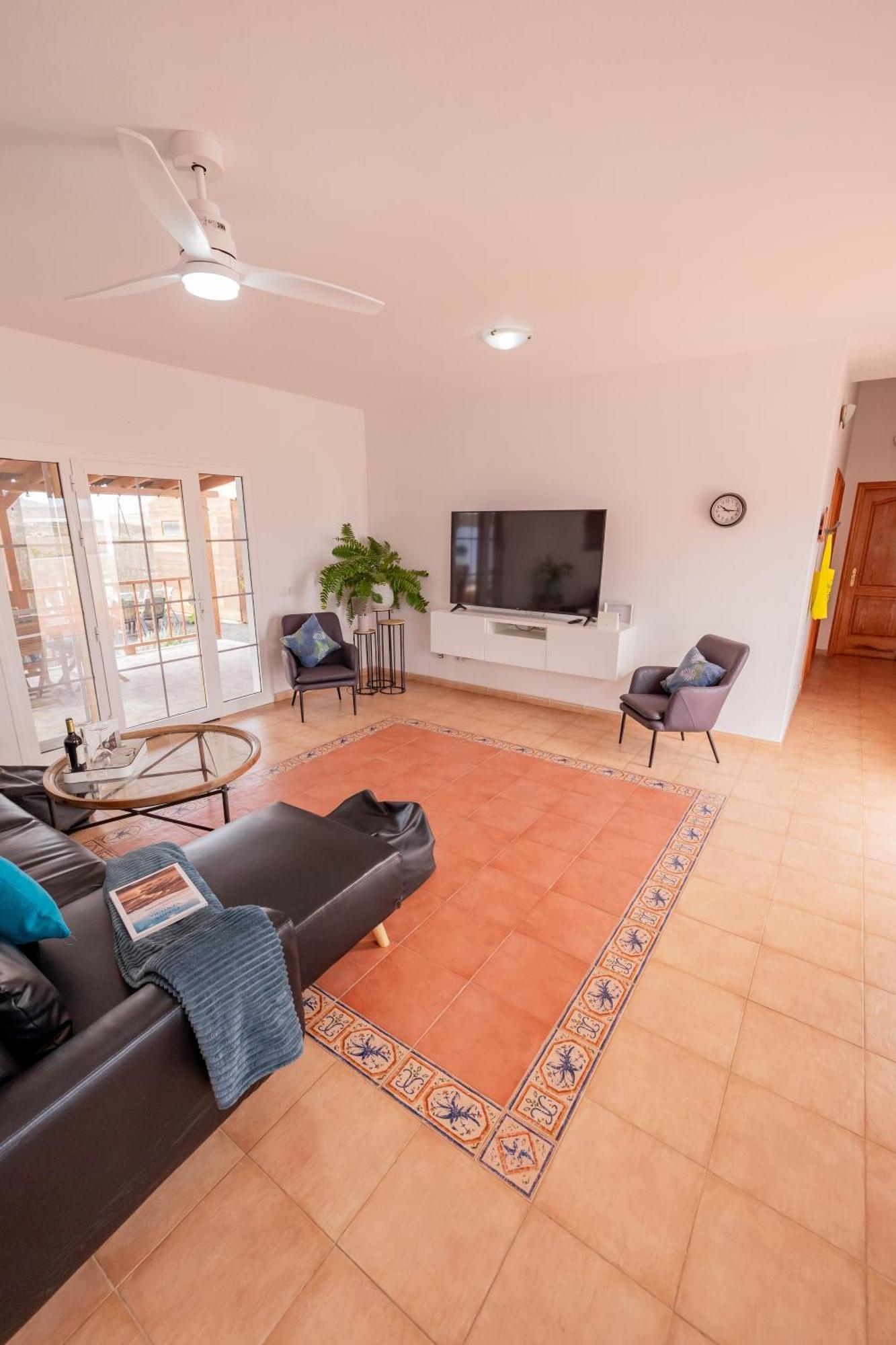 Holiday home Casa Amaya - Spacious House With Pool, Large Garden, Bbq, 2 Terraces, And Ideal Location